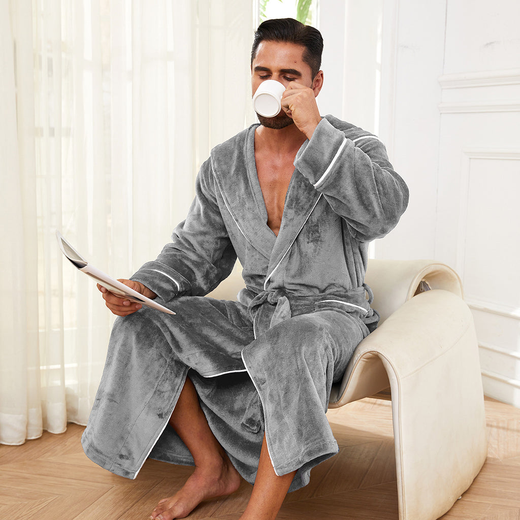 Plush Flannel-Style Men’s Bathrobe - product view 1